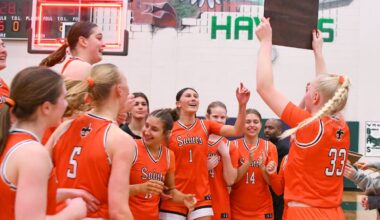Brooklyn Schilb goes off in the second half, leads St. Charles East over Glenbard West for sectional title – Shaw Local