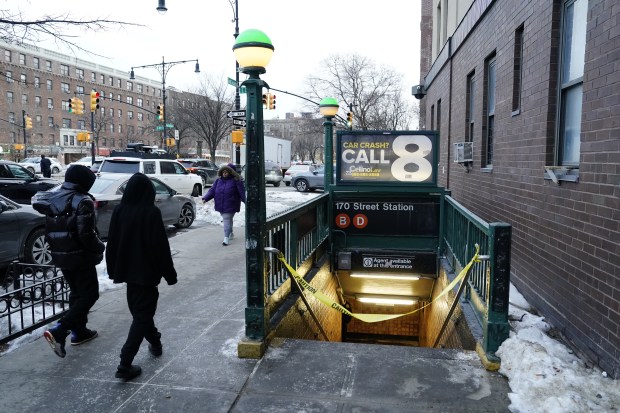 NYPD officers investigate a fatal shooting in the 170th St. subway station on the B/D line on Tuesday, Feb. 10, 2026, in the Bronx, New York. (Barry Williams/ New York Daily News)