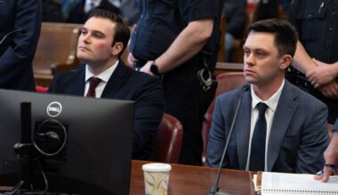 NYPD officers let drunk cop back on the road after crash: Manhattan DA