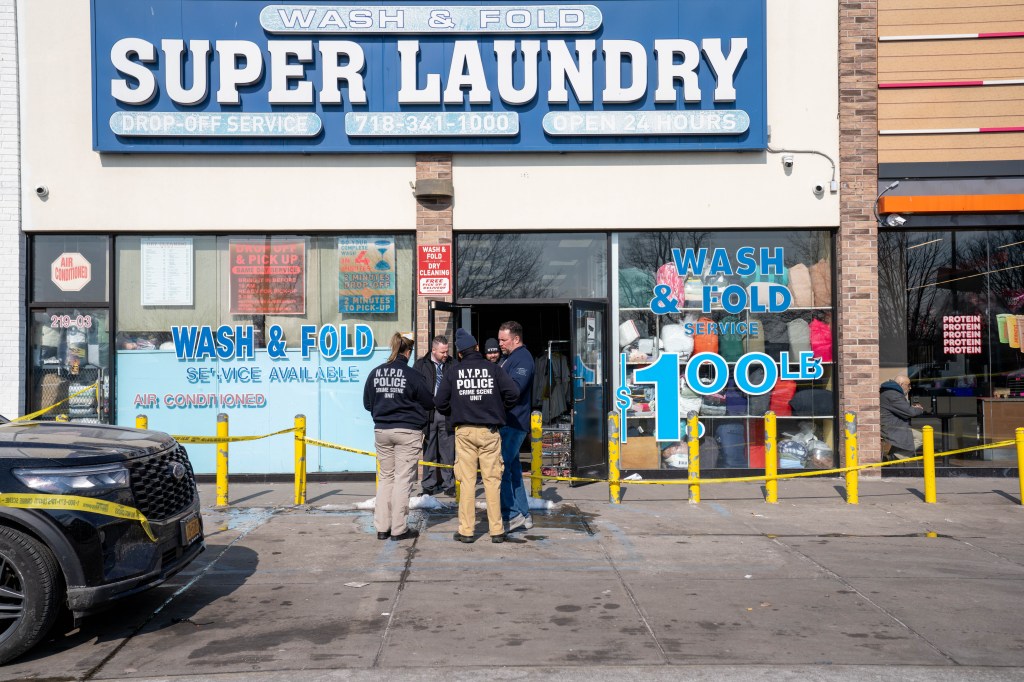 Man fatally shot in Queens laundromat where he worked with his mom – New York Daily News