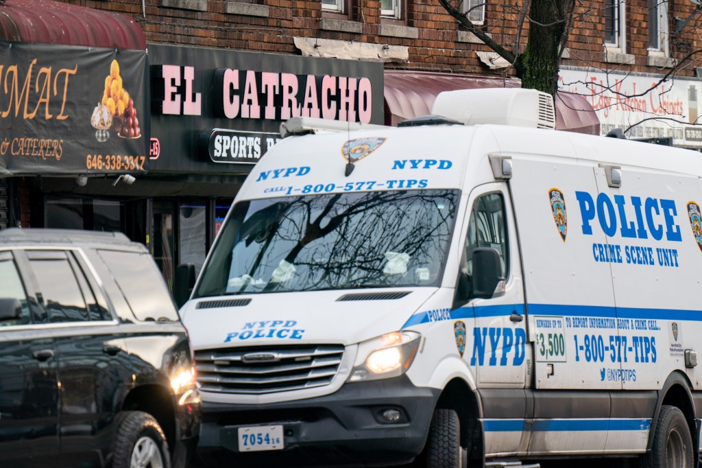 Man, 34, killed following Queens sports bar shooting