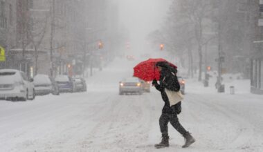 Blizzard cancels thousands of flights as NYC braces for 18 to 22 inches of snow