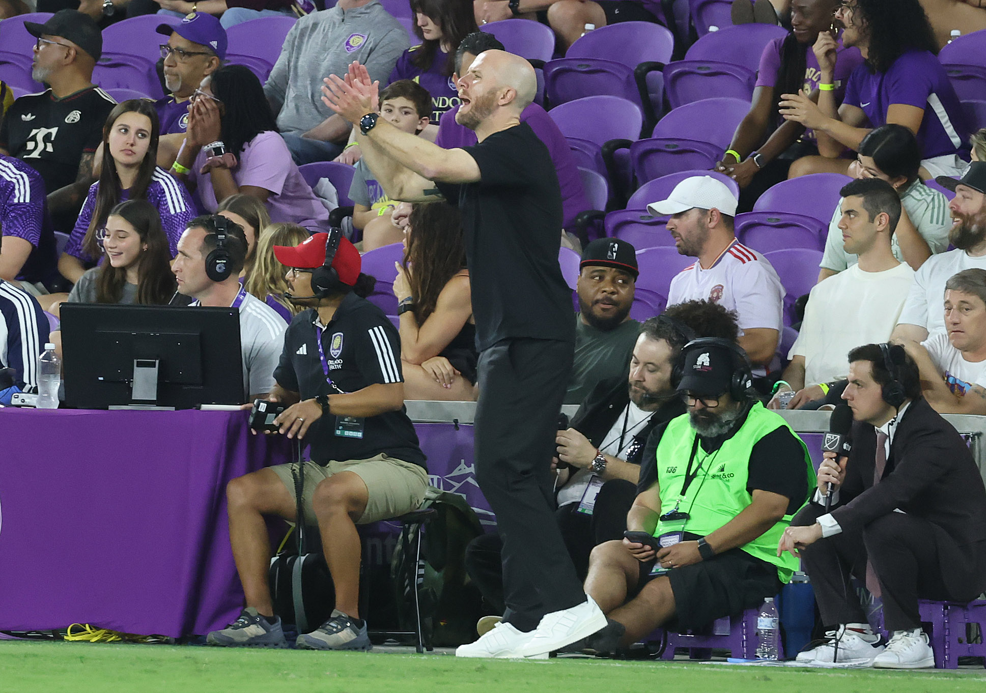 New York head coach Michael Bradley coaches during the New...