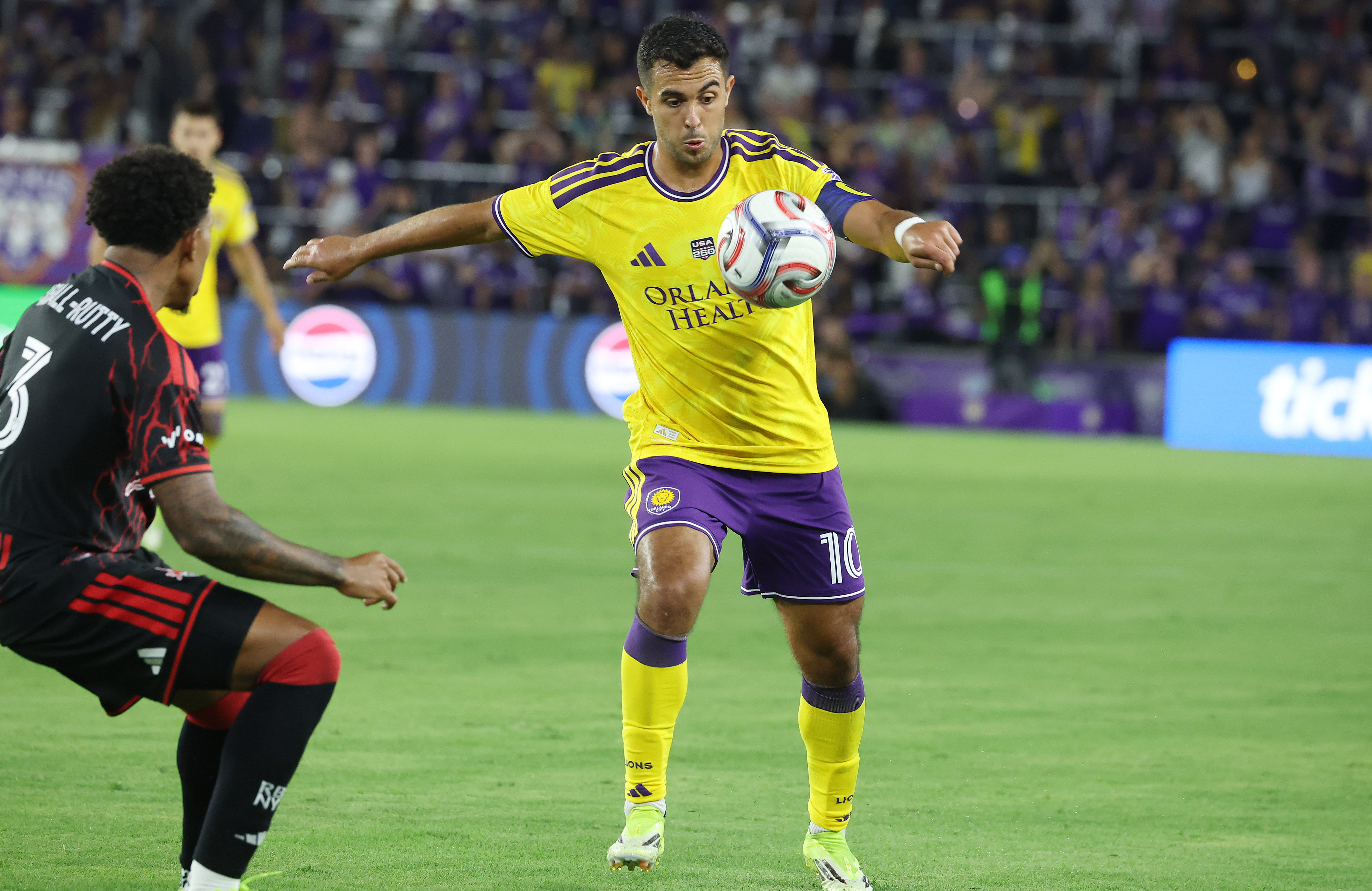 Orlando City player Martin Ojeda (10) watches the ball during...