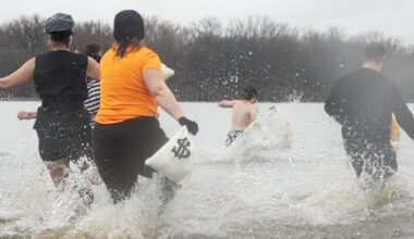 Manhattan takes Polar Plunge to support Special Olympics
