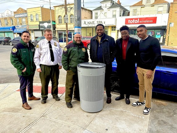 New trash bins installed in District 28 after CM Hankerson partners with DSNY – QNS