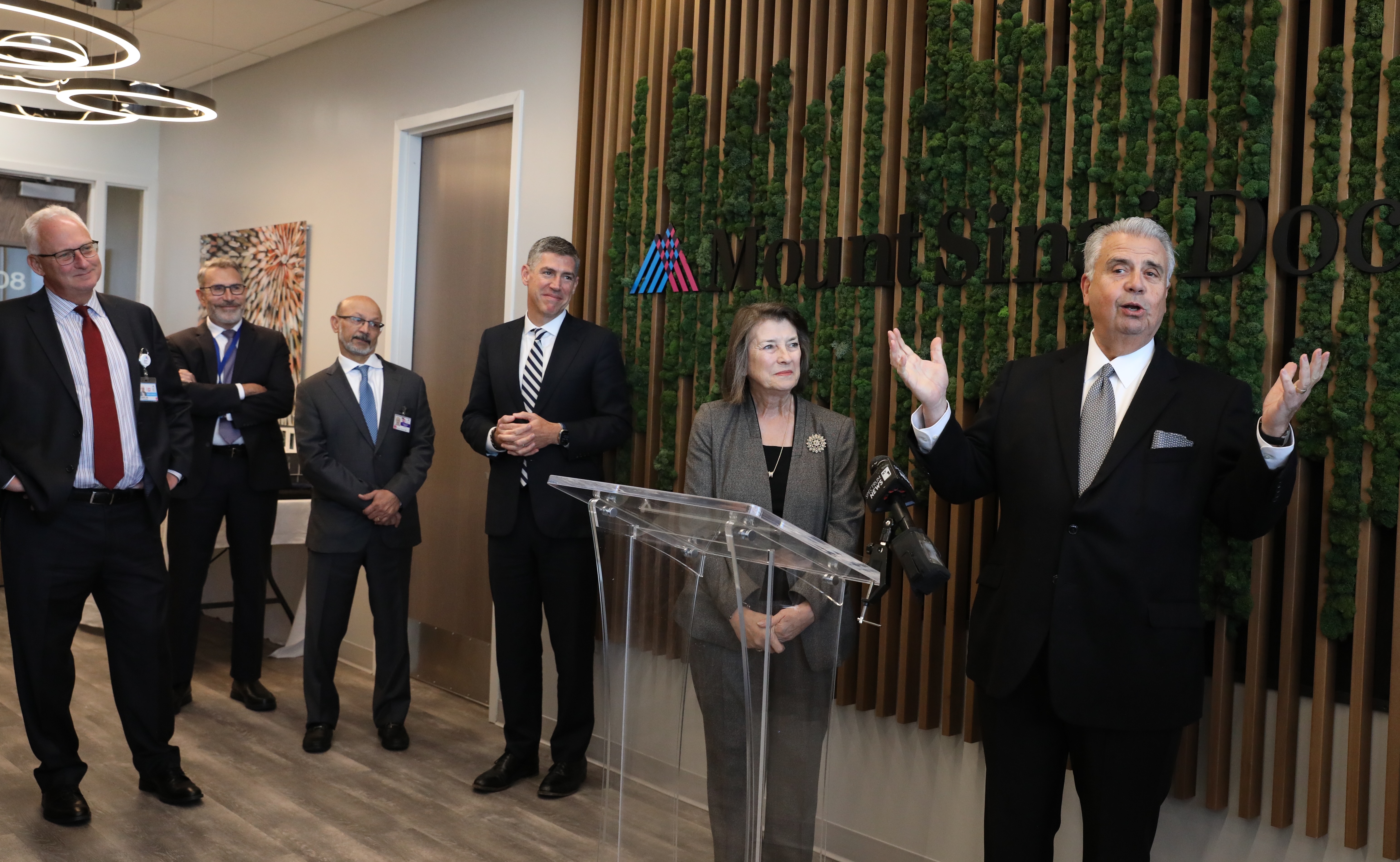 Lois and Richard Nicotra welcome guests to the ceremonial ribbon cutting on Monday, November 4, celebrating a milestone in Mount Sinai’s ongoing commitment to caring for Staten Island residents. Their warmth, presence and long history of giving set the tone for an event centered on community and care. (Staten Island Advance)