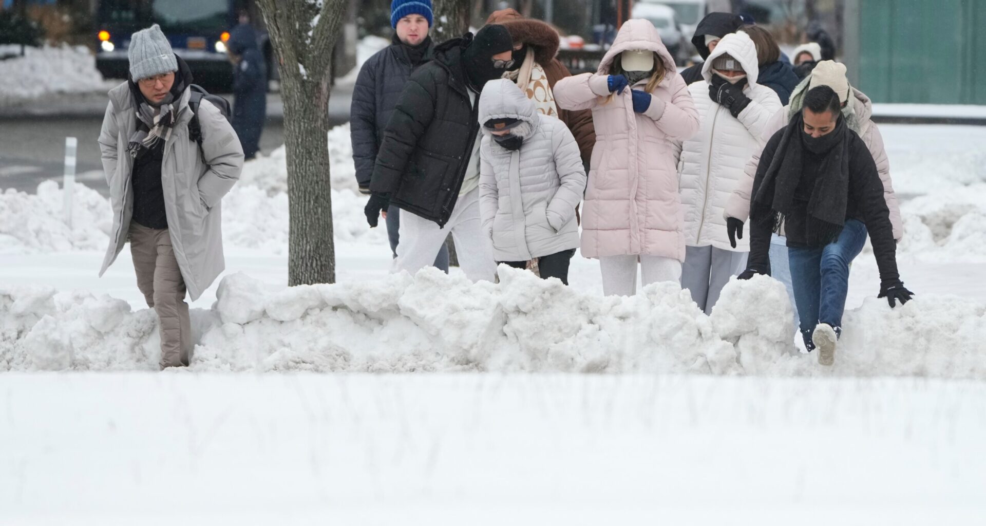 Blizzard warnings issued for New York City, New Jersey, Connecticut as storm threatens East Coast
