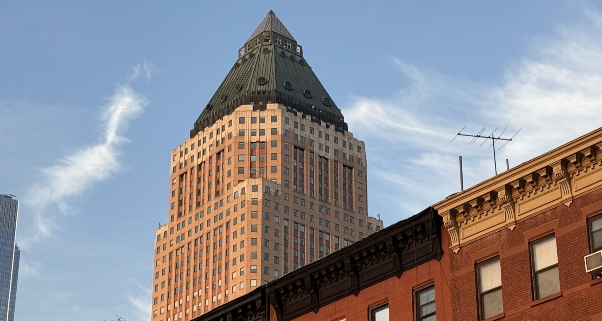 Worldwide Plaza Headed Toward Sale as Lenders Move to Foreclose