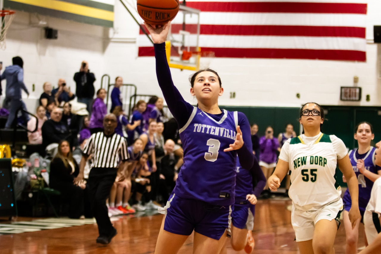 Grace Anderson nets 1000th point