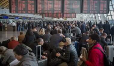 Laguardia airport in new york records 1,034 cancellations and 3 delays, disrupting us travel and stranding passengers.
