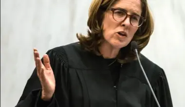 Justice Ann Donnelly speaks at her installation ceremony at the U.S. District Court for the Eastern District of New York in 2016. Brooklyn Eagle photo by Rob Abruzzese
