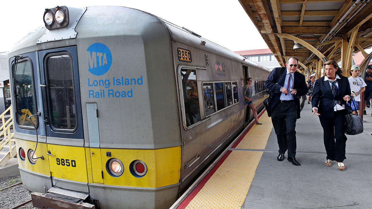 LIRR resuming full schedule on Wednesday