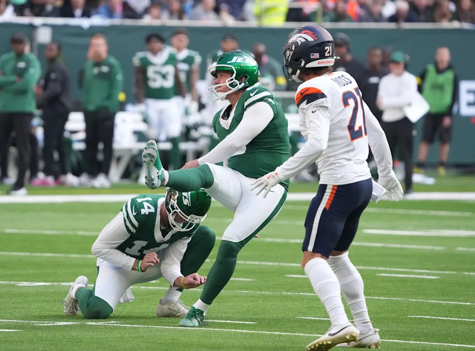 Oct 12, 2025; Tottenham, United Kingdom; New York Jets kicker Nick Folk (6) kicks a field goal against the Denver Broncos during an NFL International Series game at Tottenham Hotspur Stadium. Mandatory Credit: Kirby Lee-Imagn Images