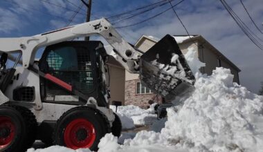 Staten Island residents frustrated with NYC's snow removal take matters into their own hands