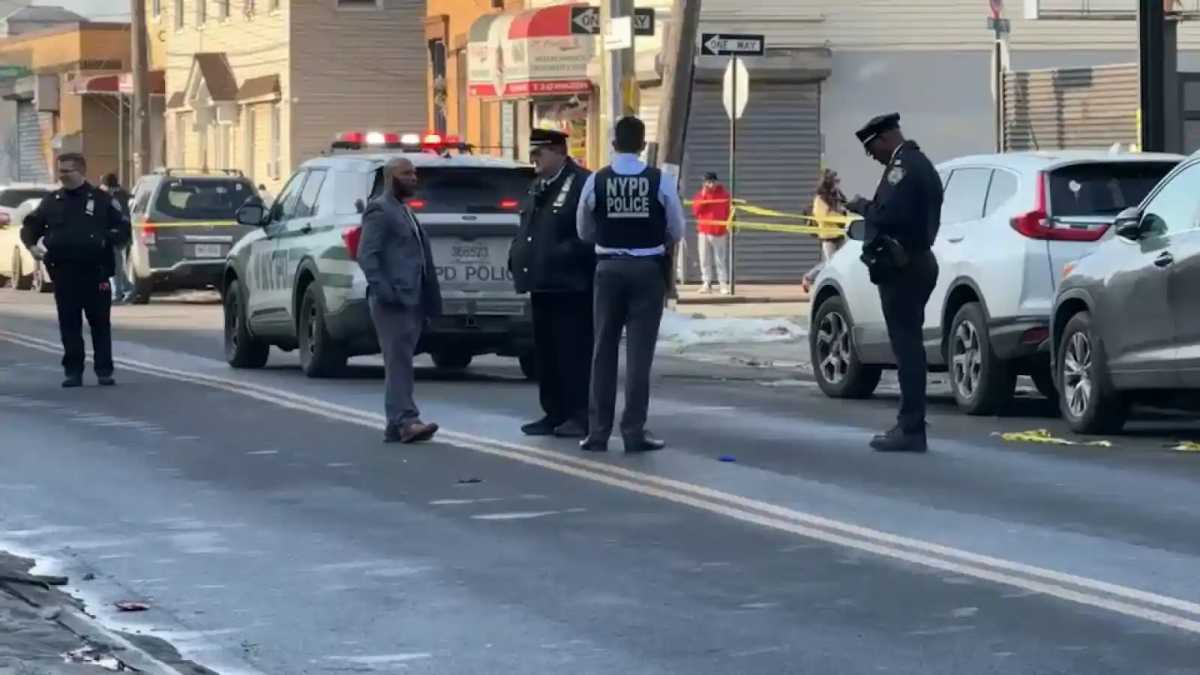 Brooklyn man, three teens arrested after shooting of innocent bystander in Ridgewood: NYPD – QNS