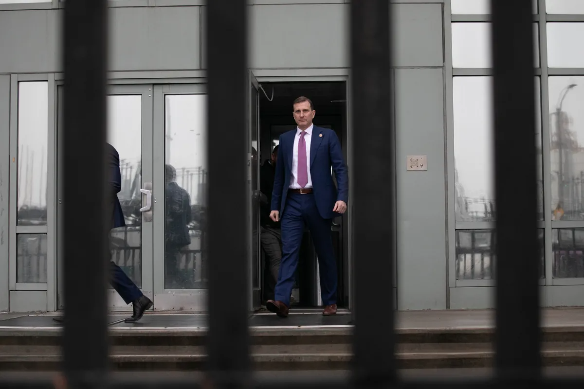 brooklyn-metropolitan-detention-center-THE-CITY_021826_goldman_mdc-2.jpg