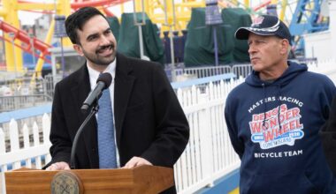 Mayor establishes $1 million Coney Island Business Improvement District