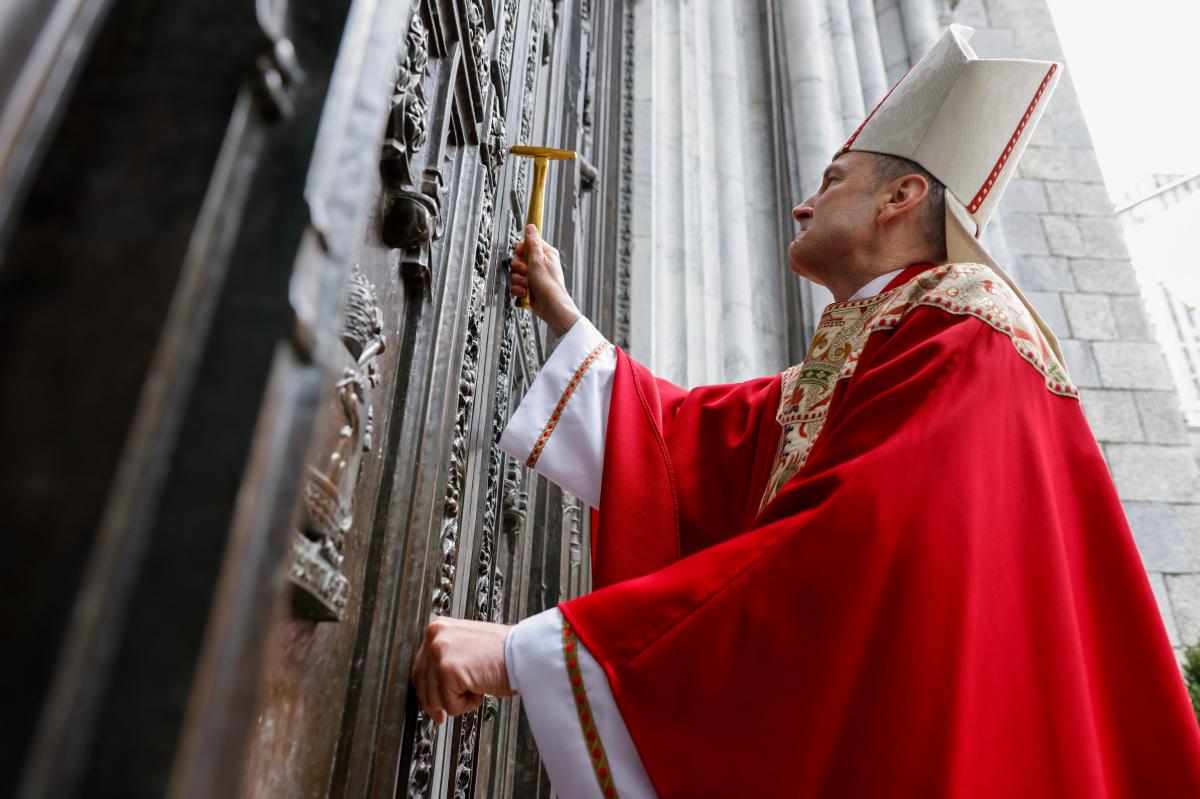 New Archbishop Hicks installed at NYC's St. Pat's with historic tradition