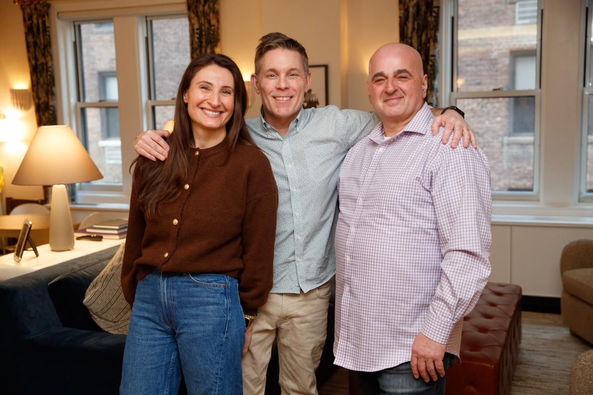 NYC doorman set up these 2 neighbors -- now married with 2 kids