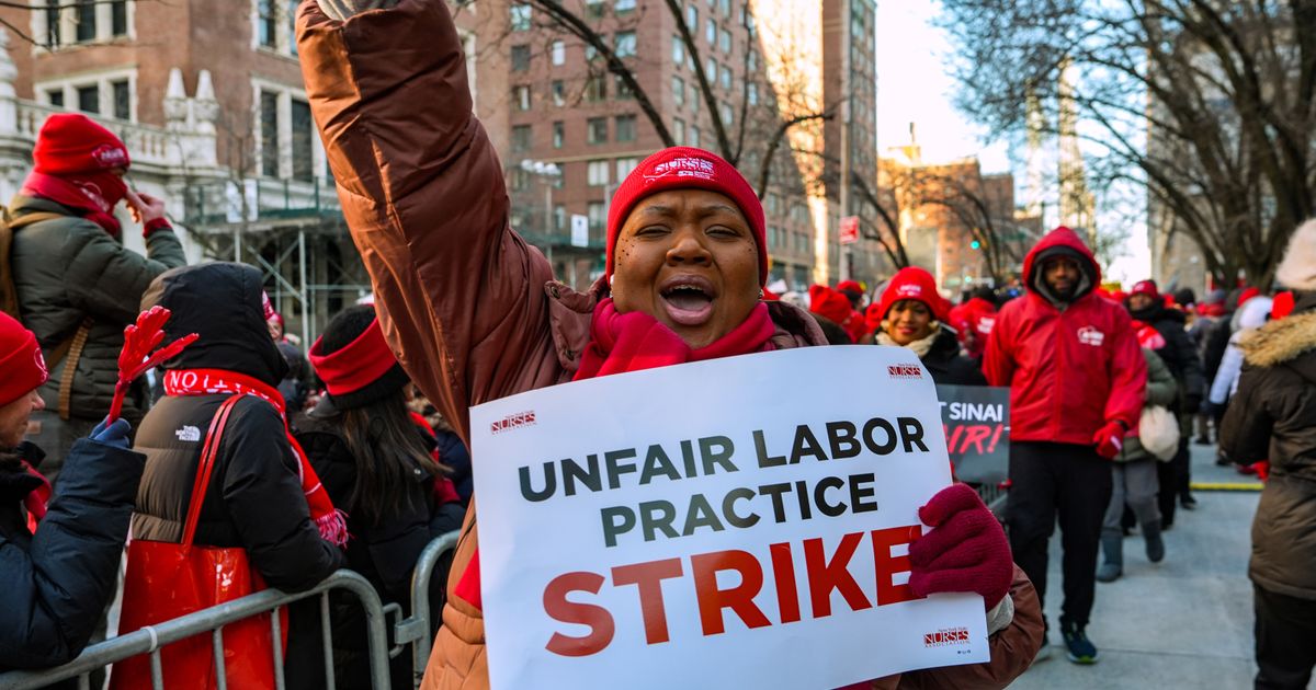 Striking Mount Sinai nurses approve a new contract but NewYork Presbyterian nurses reject a deal :: WRAL.com
