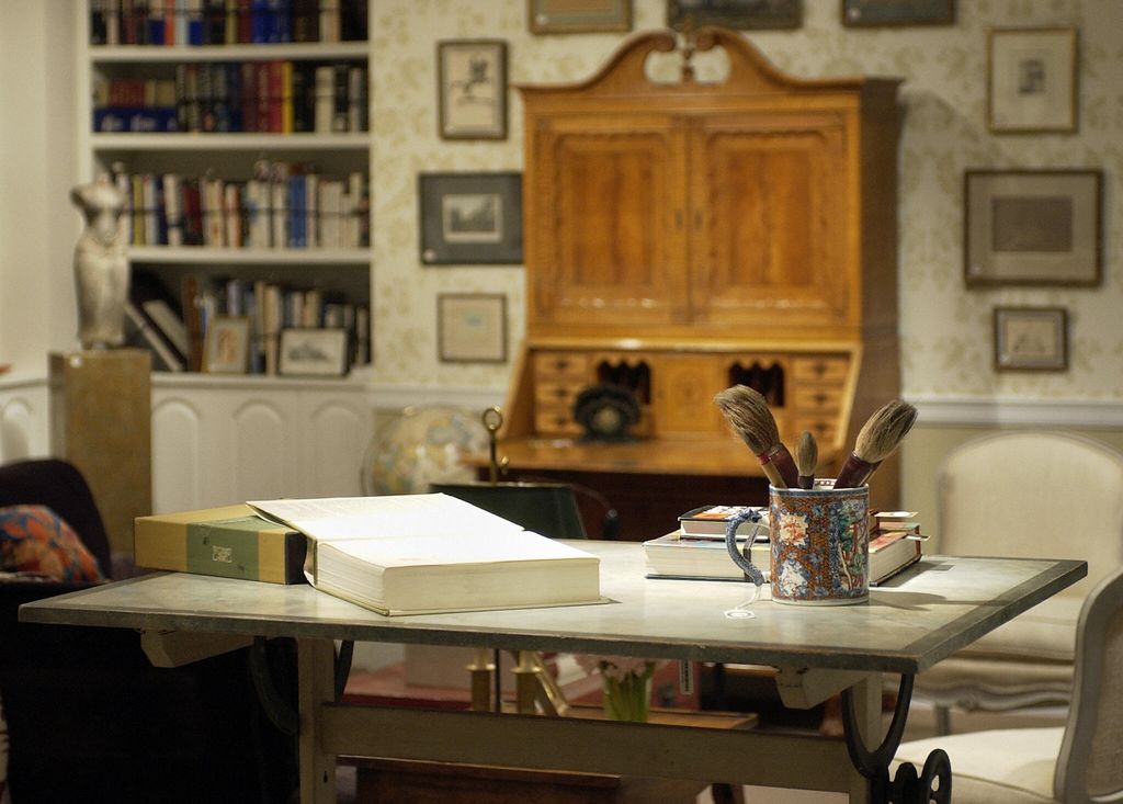 photo of table and paintbrushes belonging to jackie kennedy