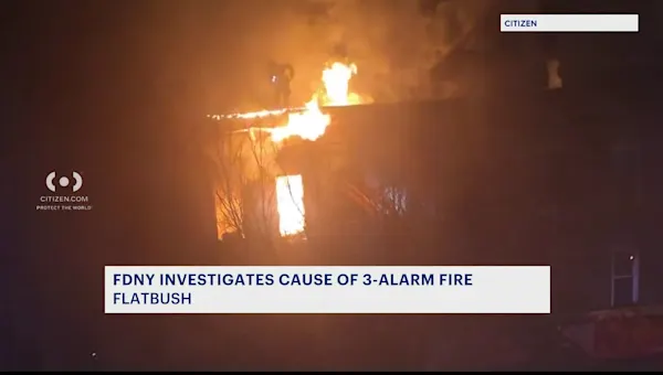 News 12 | Brooklyn | 3 injured, including firefighter, in Flatbush building fire