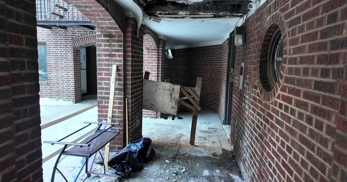 Queens apartments deteriorating after building managers were arrested, tenants say