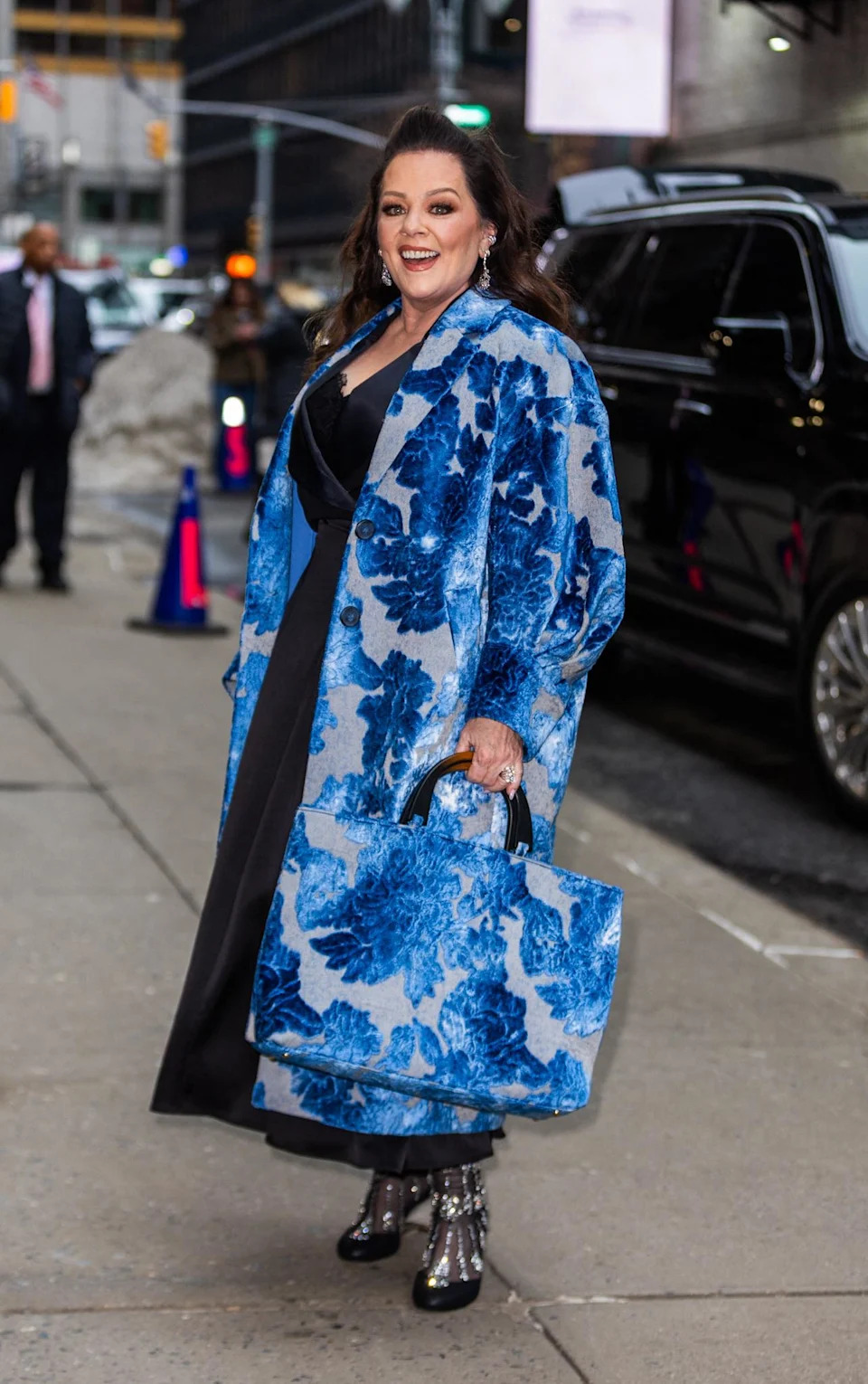 Melissa McCarthy is all smiles while arriving to the Late Show with Stephen Colbert today in New York City