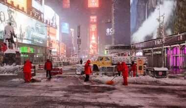 Weather forecast: When will the snow stop in NYC? Blizzard latest l LIVE