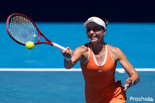 Iva Jovic at full stretch.