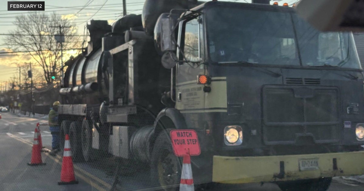 Funky smell consumes Staten Island neighborhood as city struggles to find source