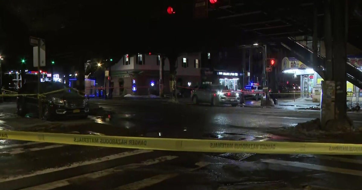 1 teen dead, 2 hurt in Bronx shooting
