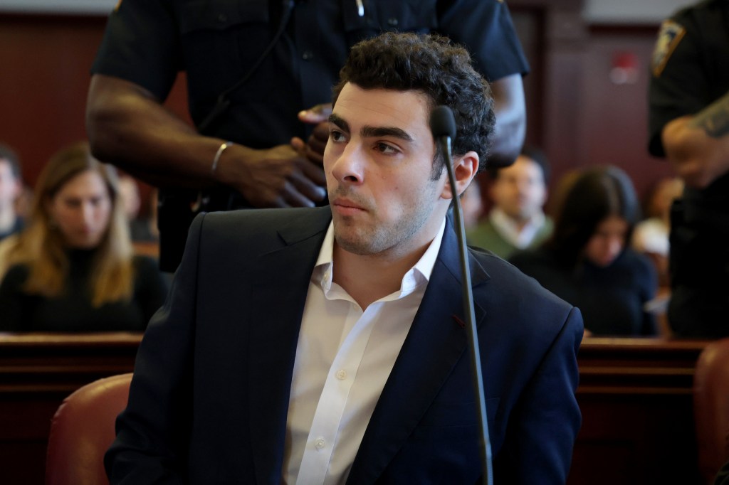 Luigi Mangione in Manhattan Criminal Court for an evidence hearing.