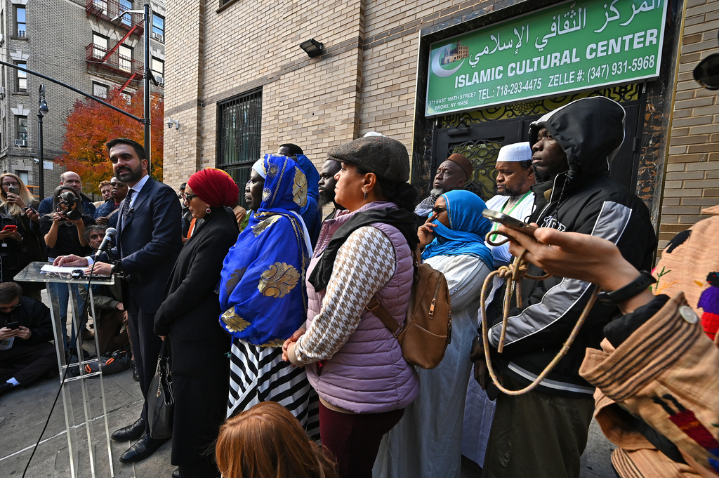 Islamic Call to Prayer Blasted Over Loudspeakers in NYC: 'We Are Taking Over'