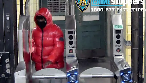 News 12 | Brooklyn | Man robbed and slashed inside N train in Gravesend