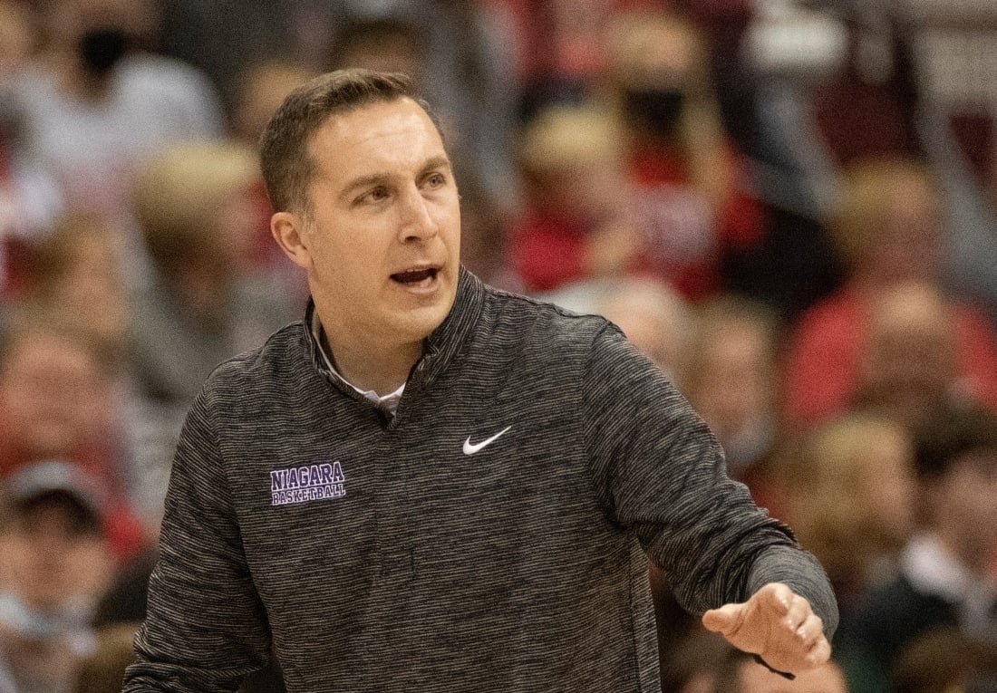 Manhattan vs Niagara Prediction, Odds & Best Bets Today