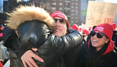 NYSNA celebrates contract victories at all but one NYC hospital