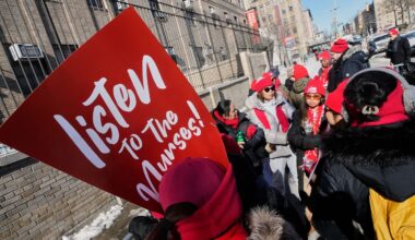 Nurses in 2 hospital systems vote to ratify contracts