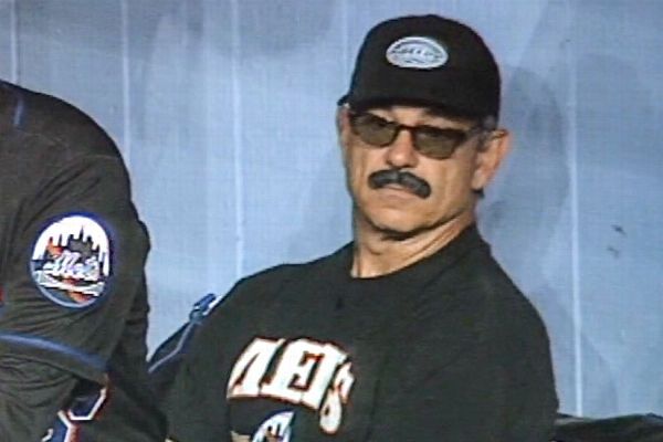 Mets announce Bobby Valentine mustache disguise giveaway