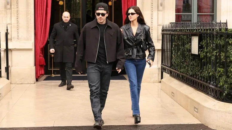 Brooklyn Beckham and Nicola Peltz appear united as public discussion about his family relationships continues.