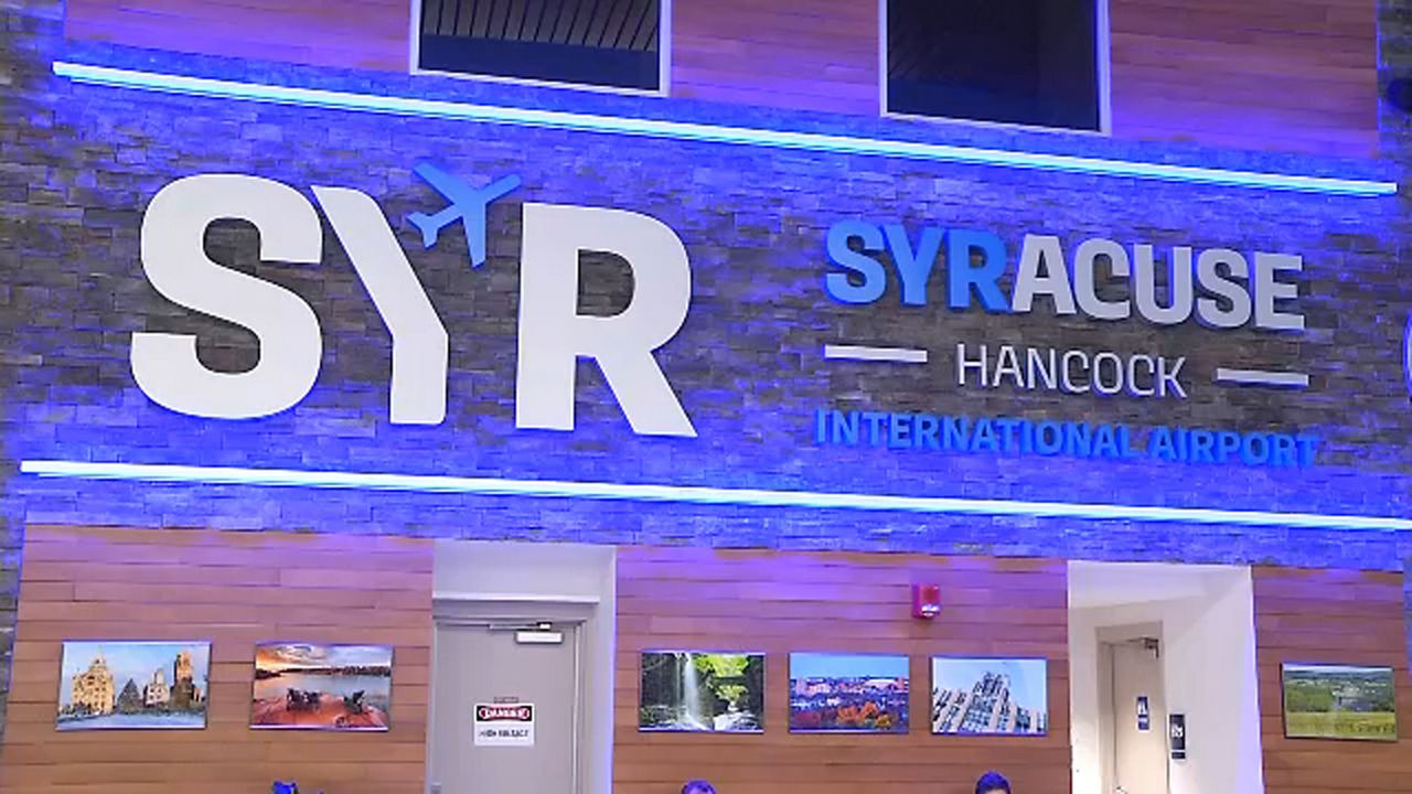 syracuse airport sign