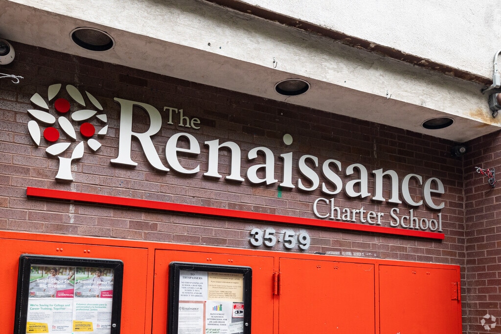 Teen busted at Renaissance Charter School in Jackson Heights for allegedly making antisemitic threats to classmates: NYPD – QNS