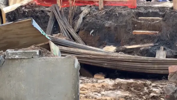 News 12 | Brooklyn | 1 person dead, 1 critically injured after trench collapse at Bushwick construction site