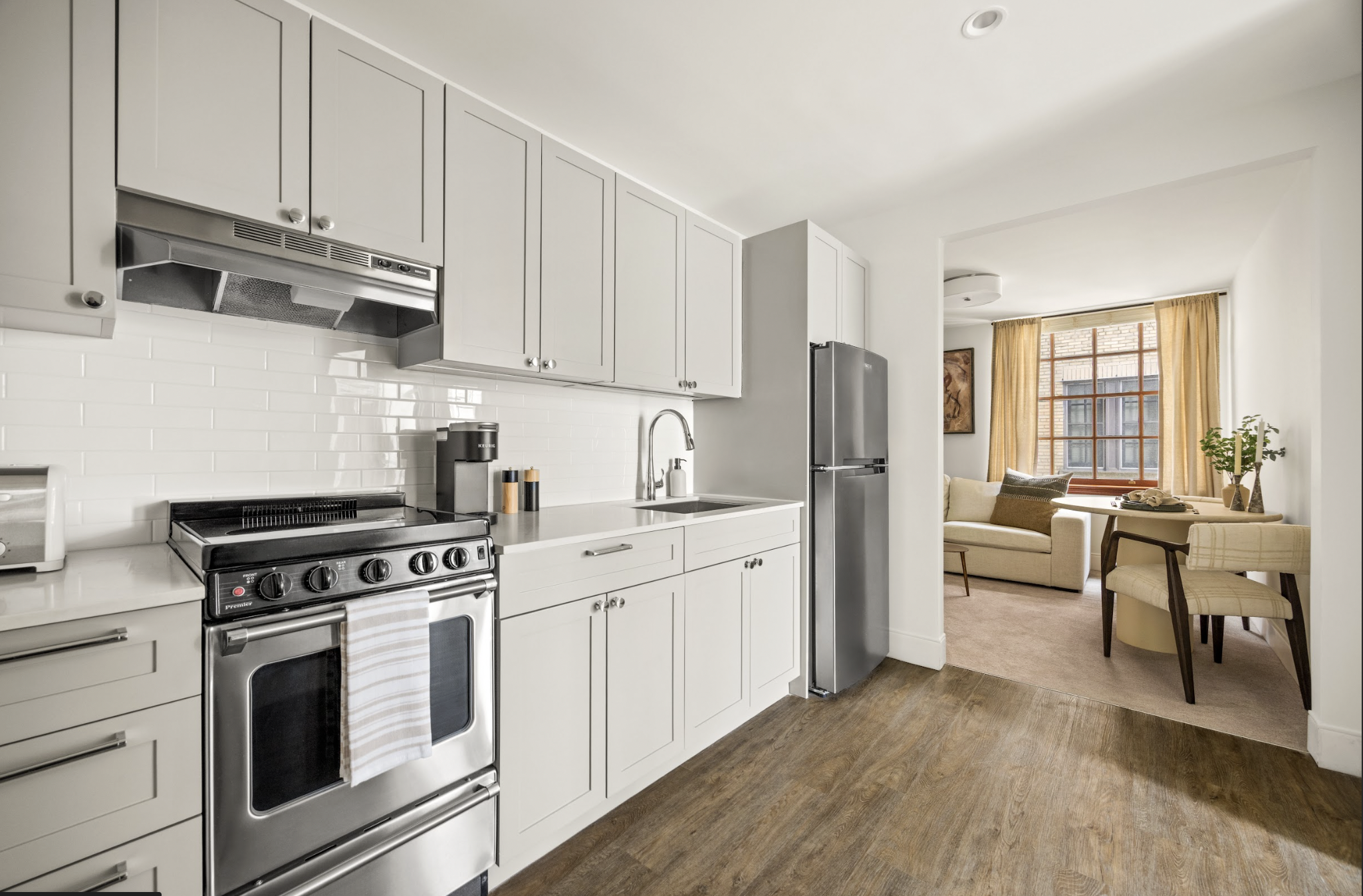 kitchen and living space at watermark brooklyn heights