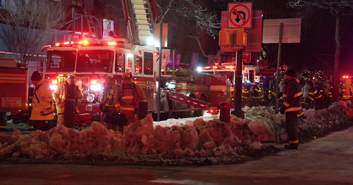2 injured during large 4-alarm fire at Bronx building, officials say
