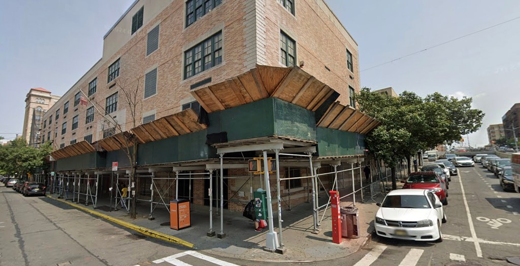 Boy, 12, stabbed in arm at Bronx middle school, 11-year-old girl in custody