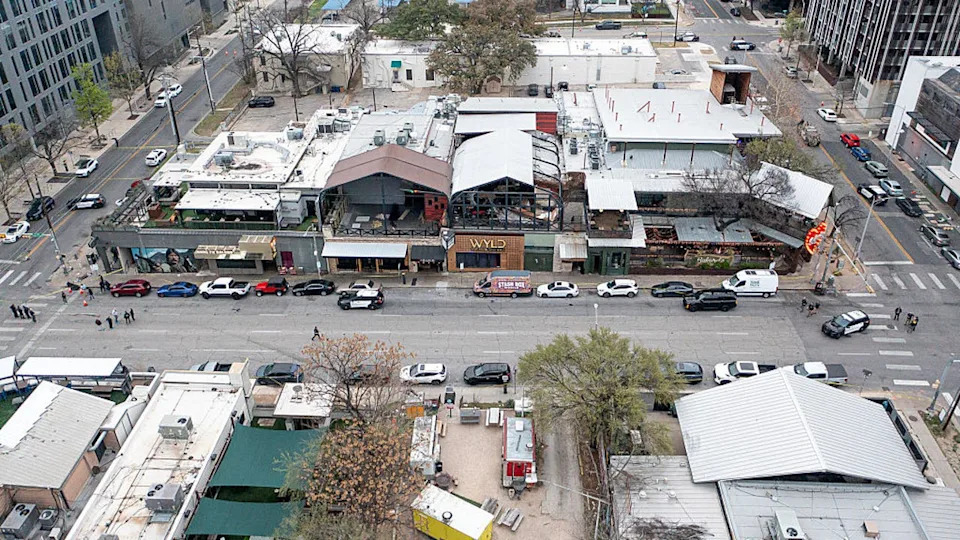 <div>AUSTIN, TEXAS - MARCH 1: Police investigate the site of a shooting on west 6th street in Downtown Austin, Texas on Sunday, March 1, 2026. (Aaron E. Martinez/The Austin American-Statesman via Getty Images)</div>
