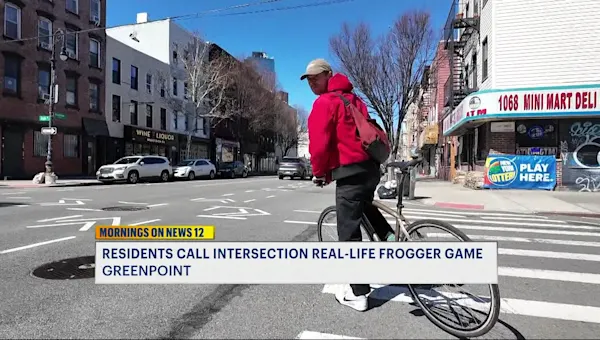 News 12 | Brooklyn | Greenpoint residents compare crossing Manhattan Avenue to game of 'Frogger'