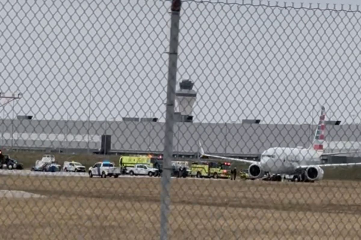 american airlines plane